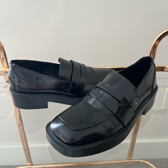 Zara Shoes - Classic Black Patent Loafer for Women